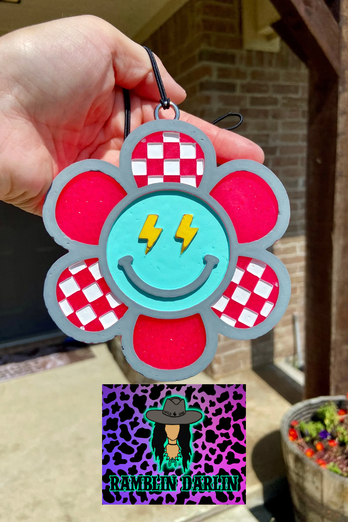 Checkered Bolt Daisy Mold ©️