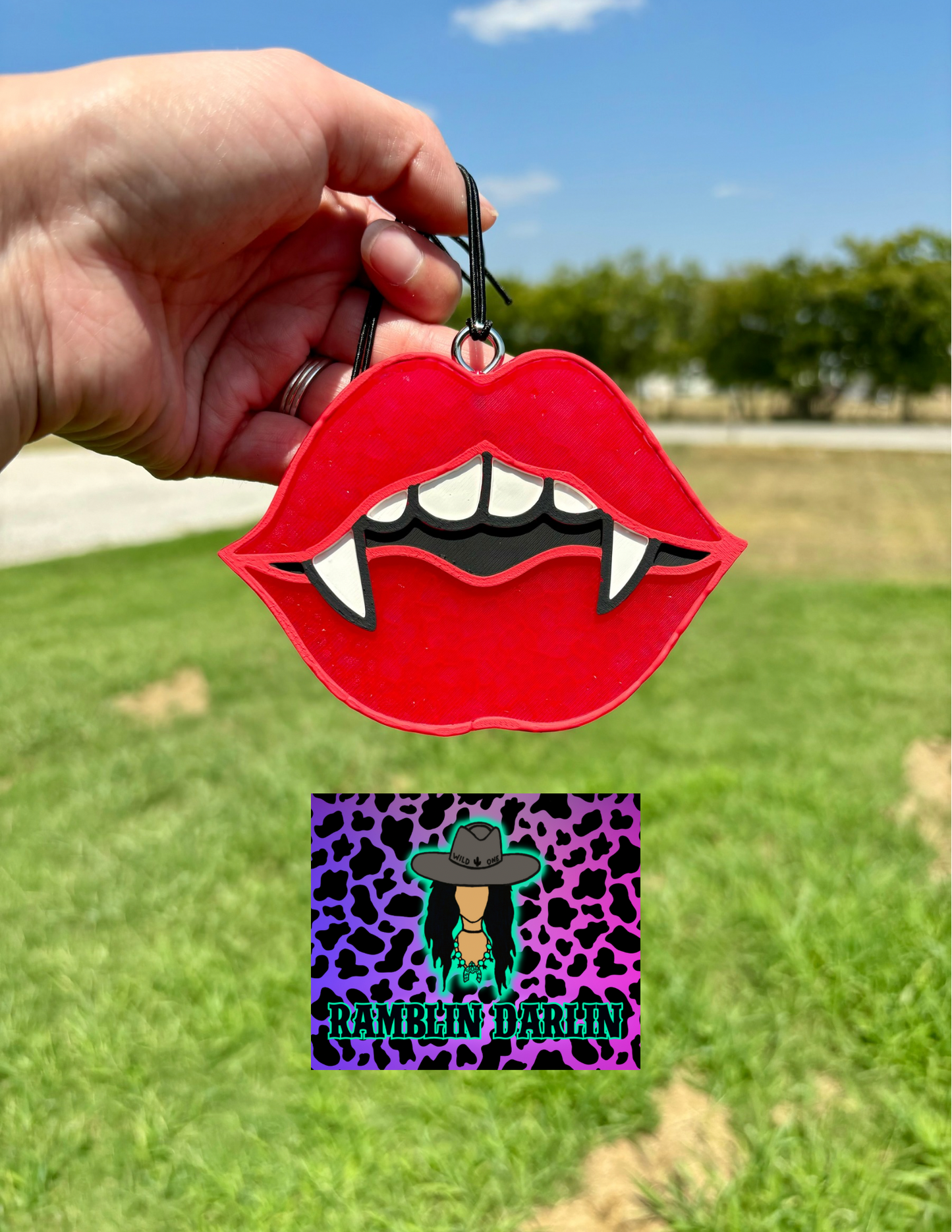 Vampire Lips Mold ©️