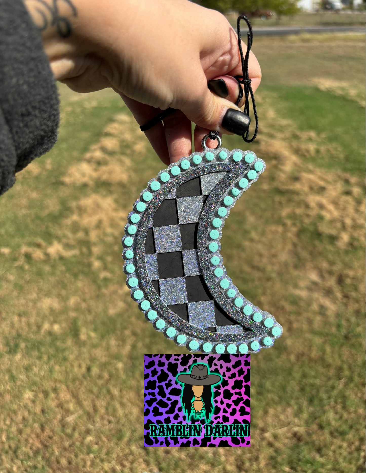 Checkered Crescent Moon Jewel Mold ©️