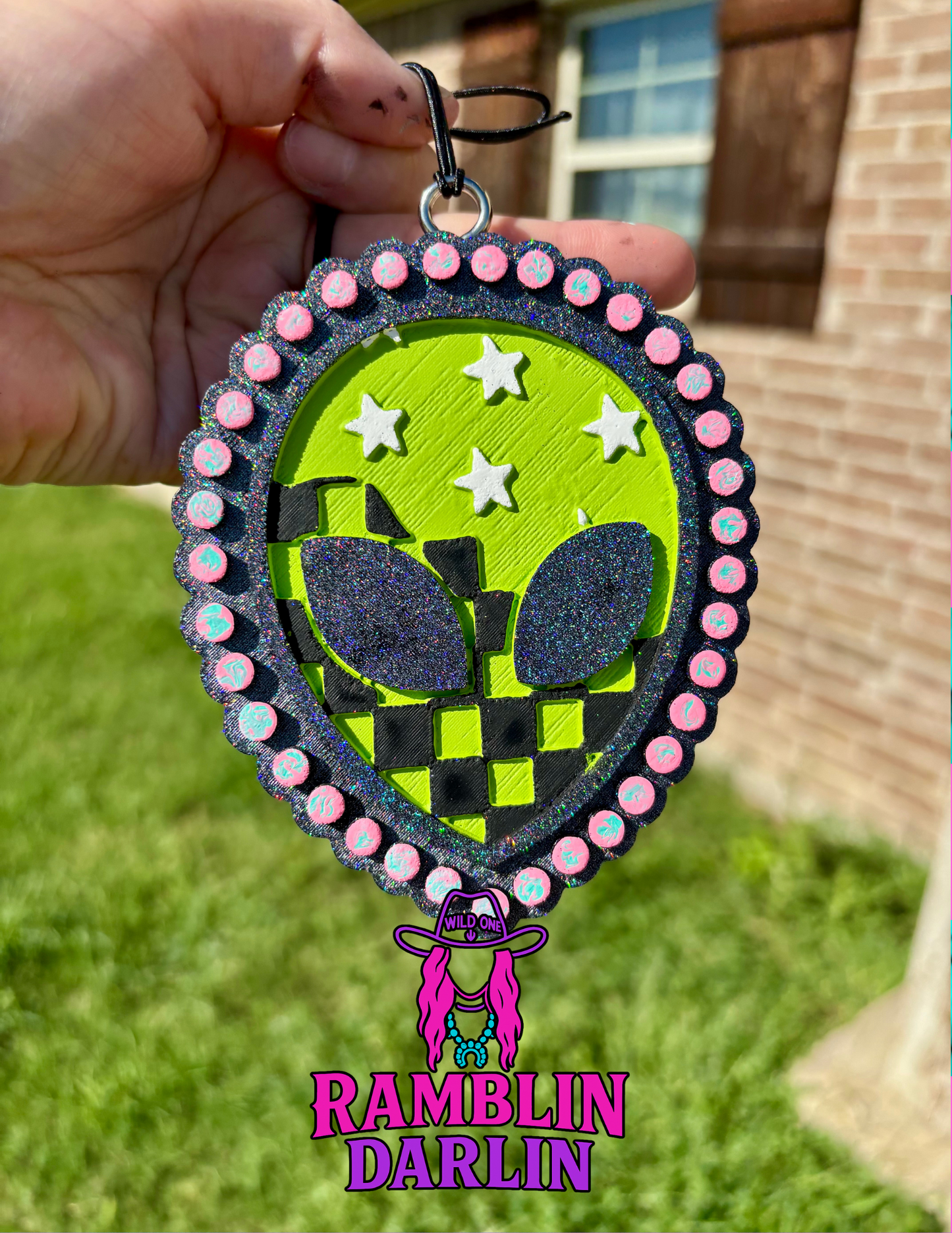 Checkered Retro Alien Jewelry Mold ©️