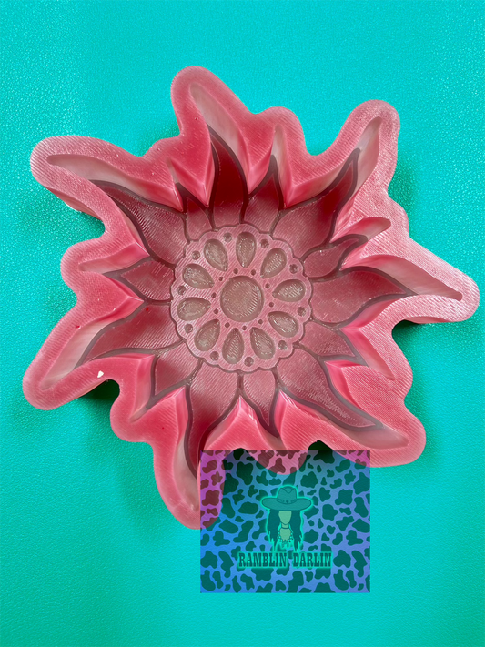 Squash Blossom Sun Mold ©️