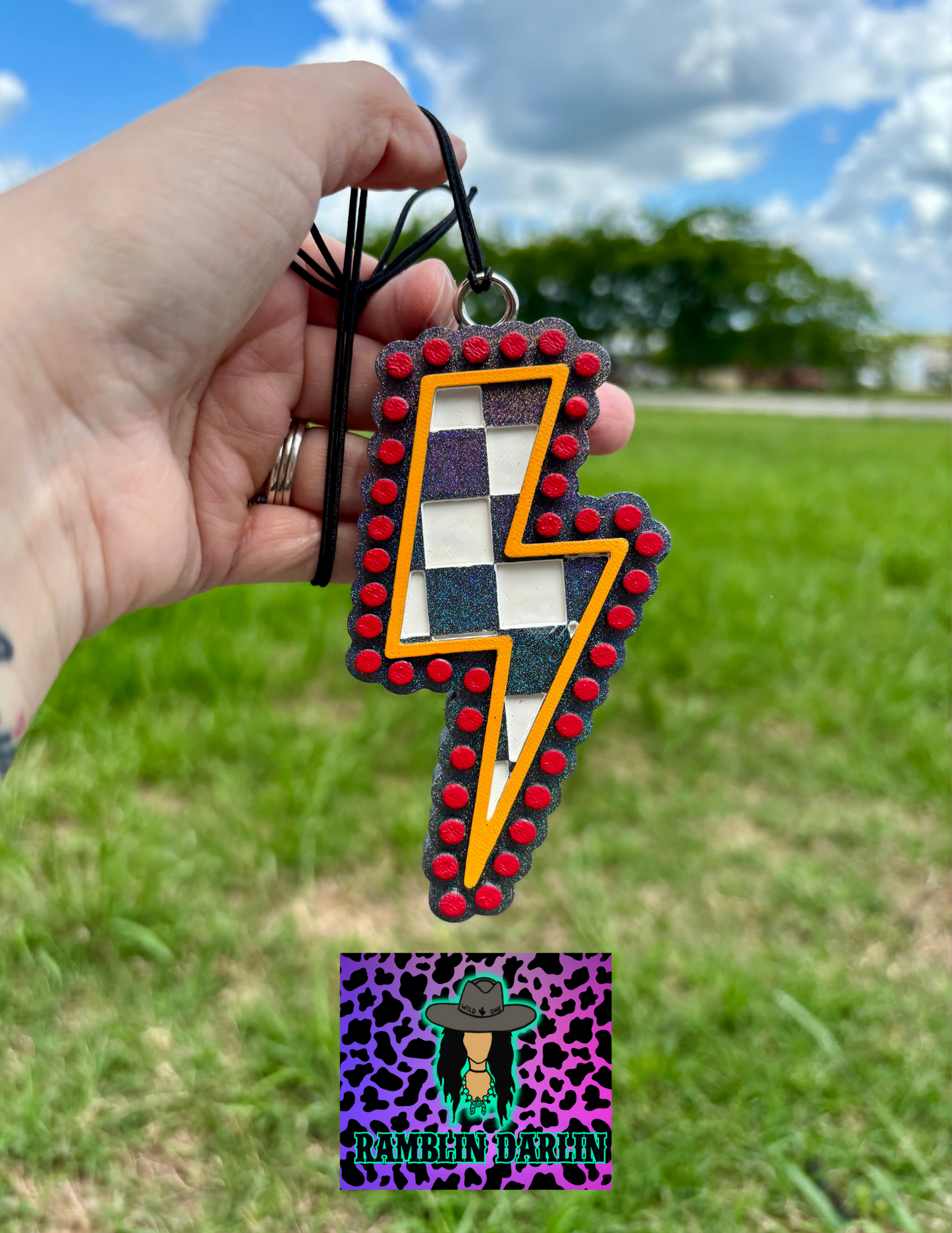 Checkered Bolt Jewelry Mold ©️