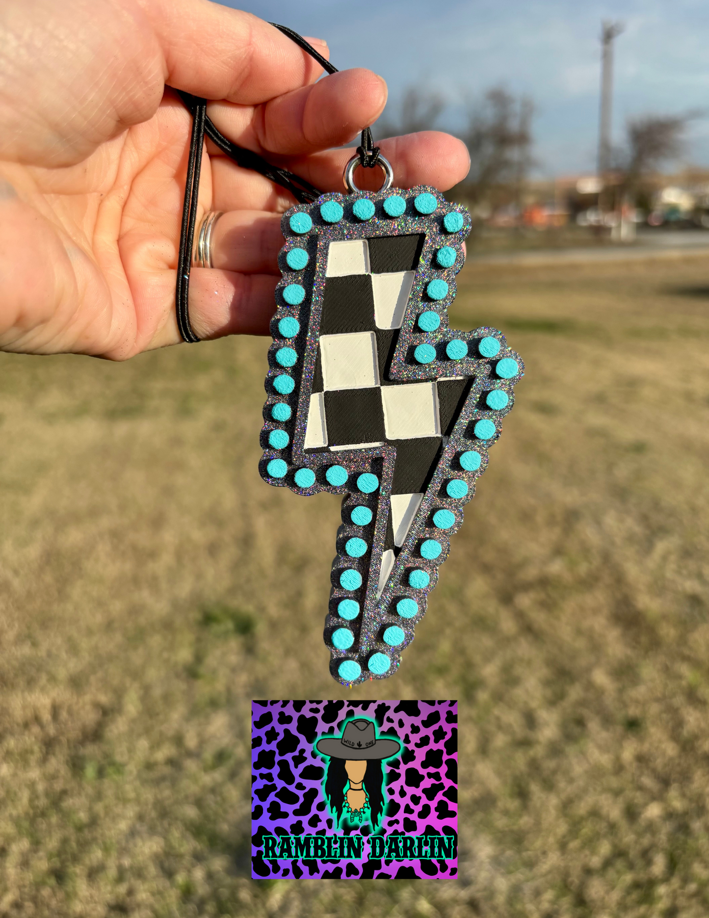 Checkered Bolt Jewelry Mold ©️