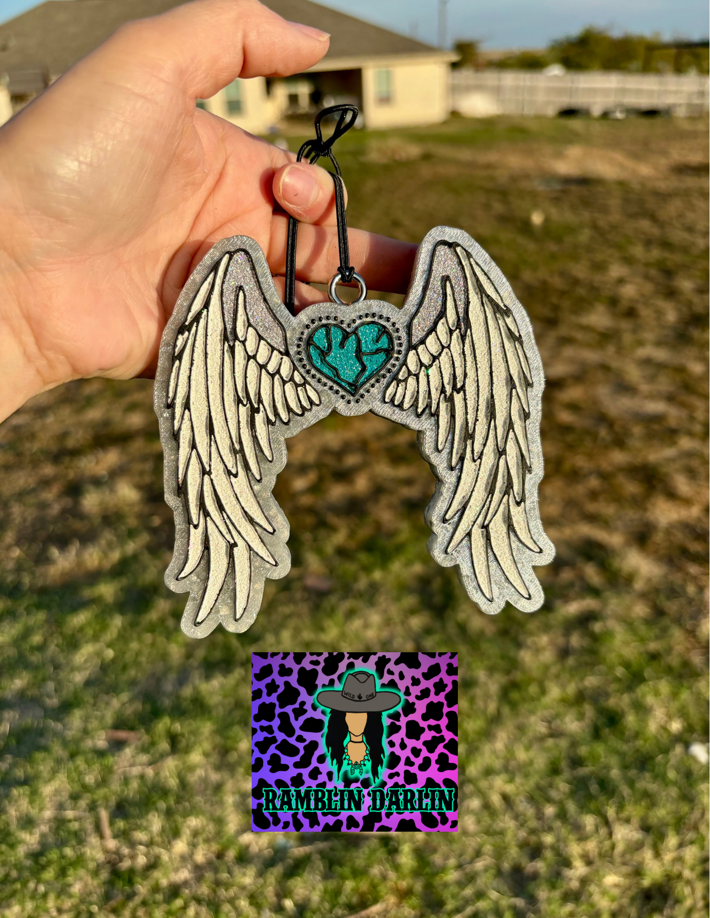 Turquoise Heart Wings Mold ©️