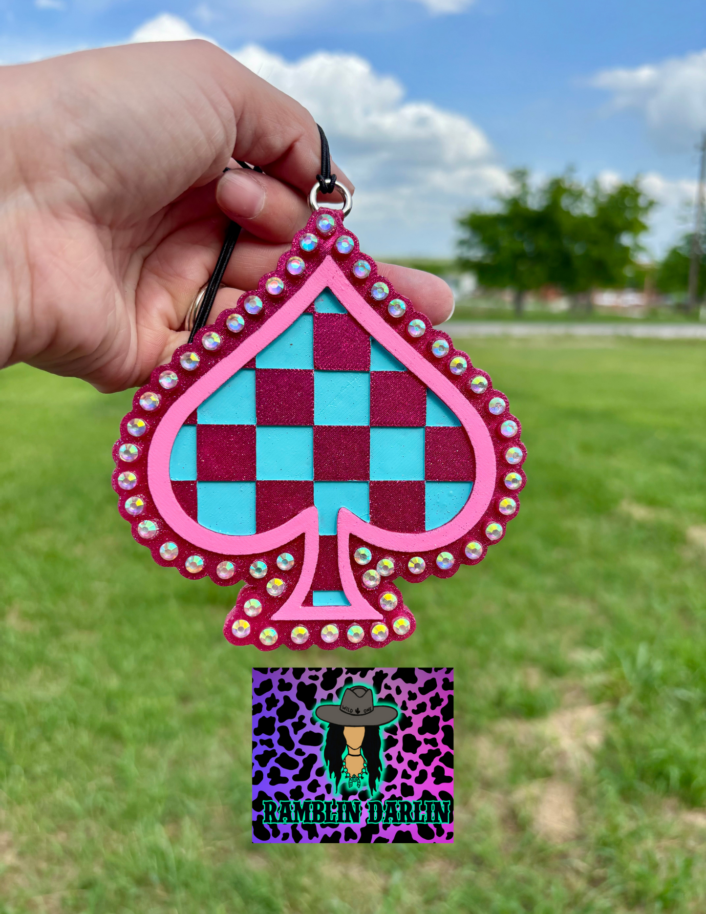 Checkered Spade Jewel Mold ©️