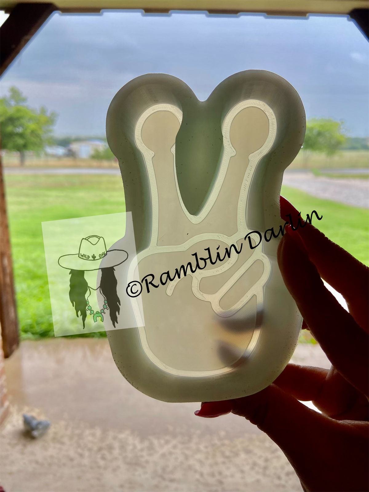 Alien Peace Sign Mold